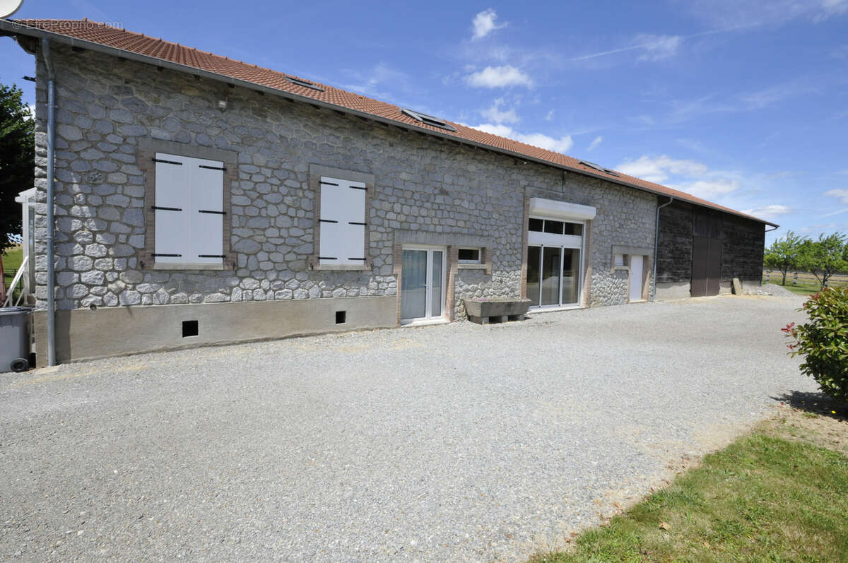 Maison à SAINT-HILAIRE-BONNEVAL
