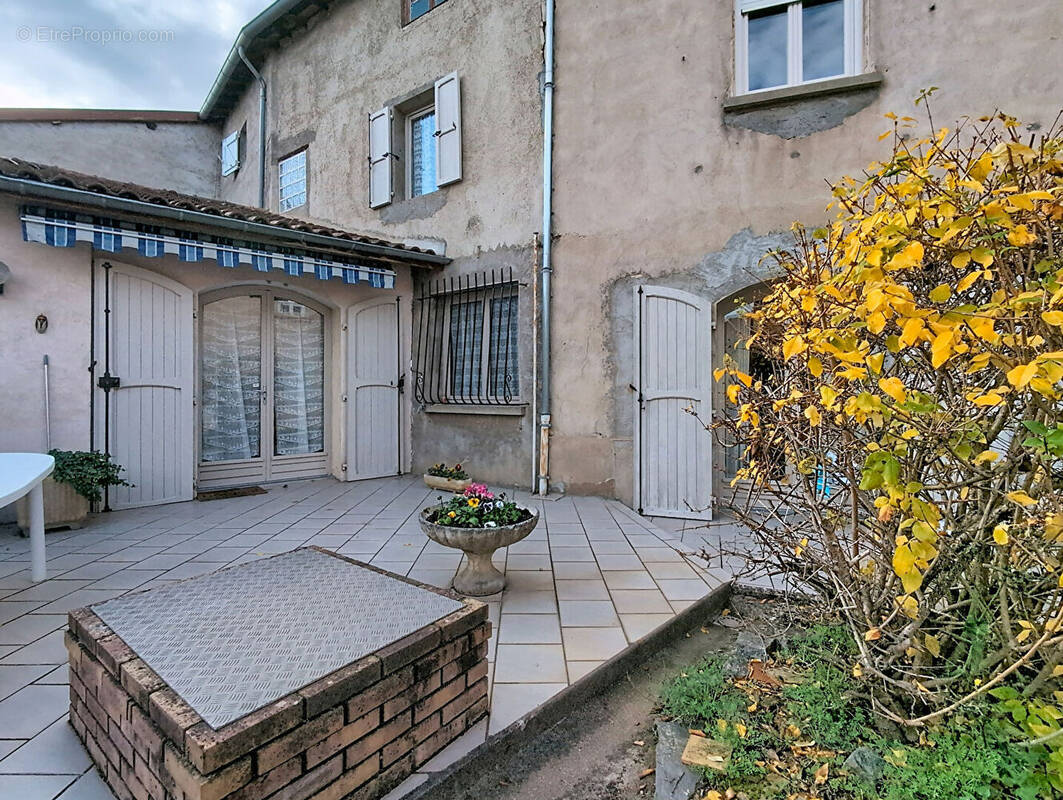 Maison à SAINT-ETIENNE-DES-OULLIERES