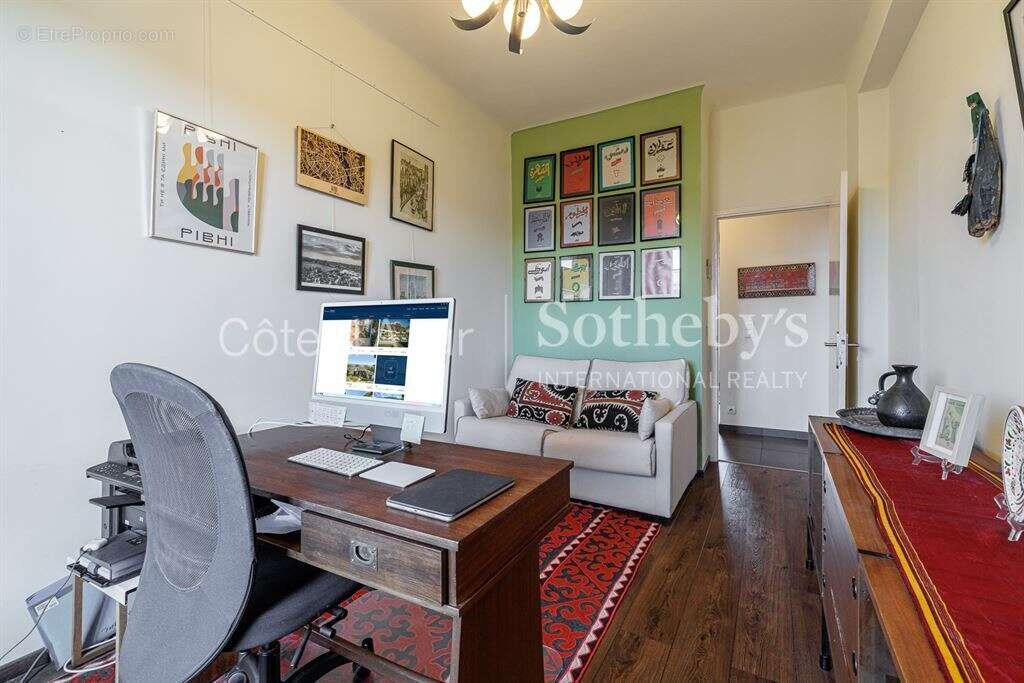 Nice Port, appartement de 90 m² en avant-dernier étage avec balcon et vue dégagée - photo 15