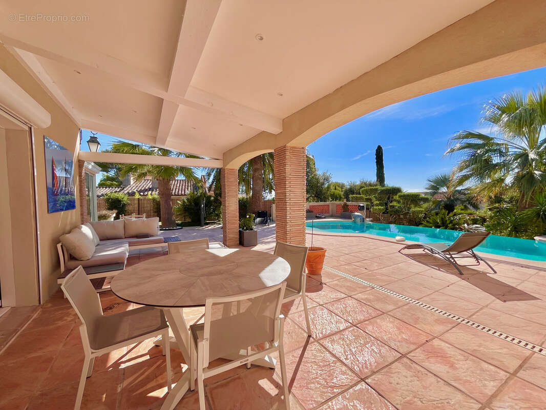 Maison à LES ISSAMBRES