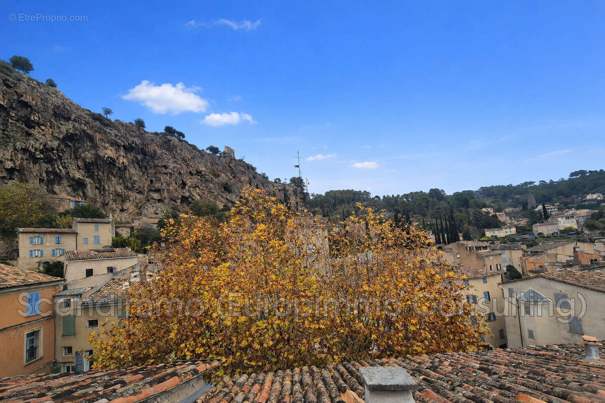 Appartement à COTIGNAC