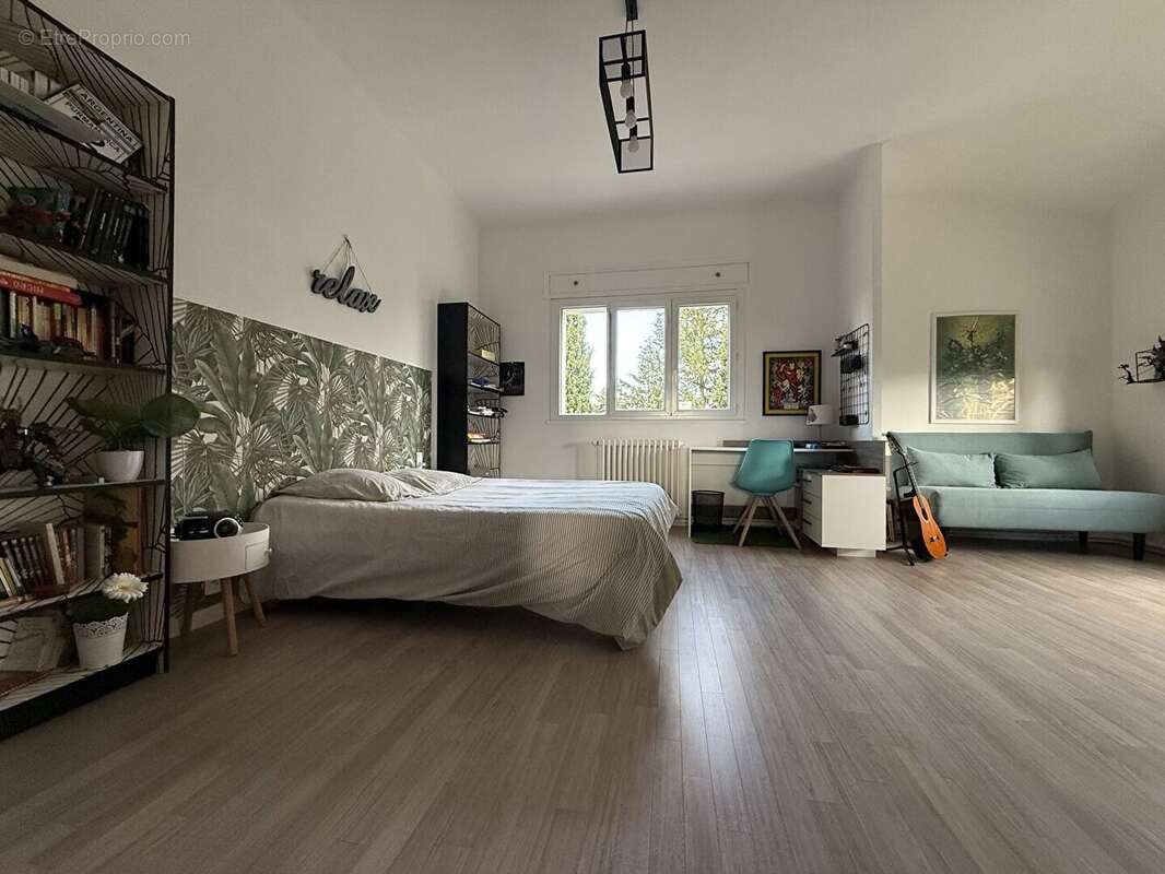 Maison de ville t6 avec garages et piscine - photo 15