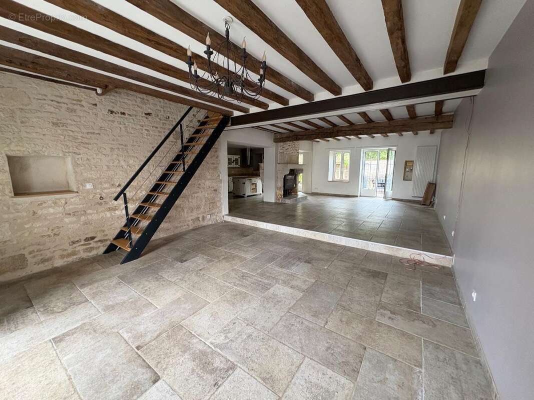 Maison 249 m² à Magne  - photo 2