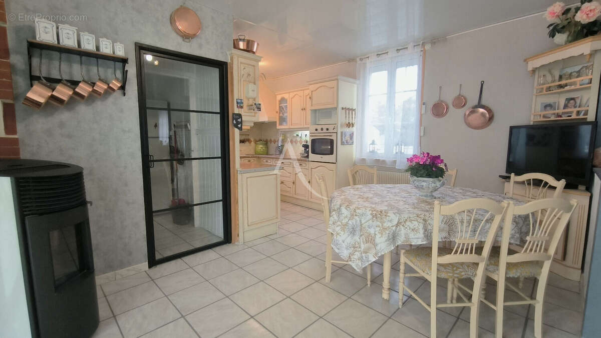 Maison à LA MENITRE