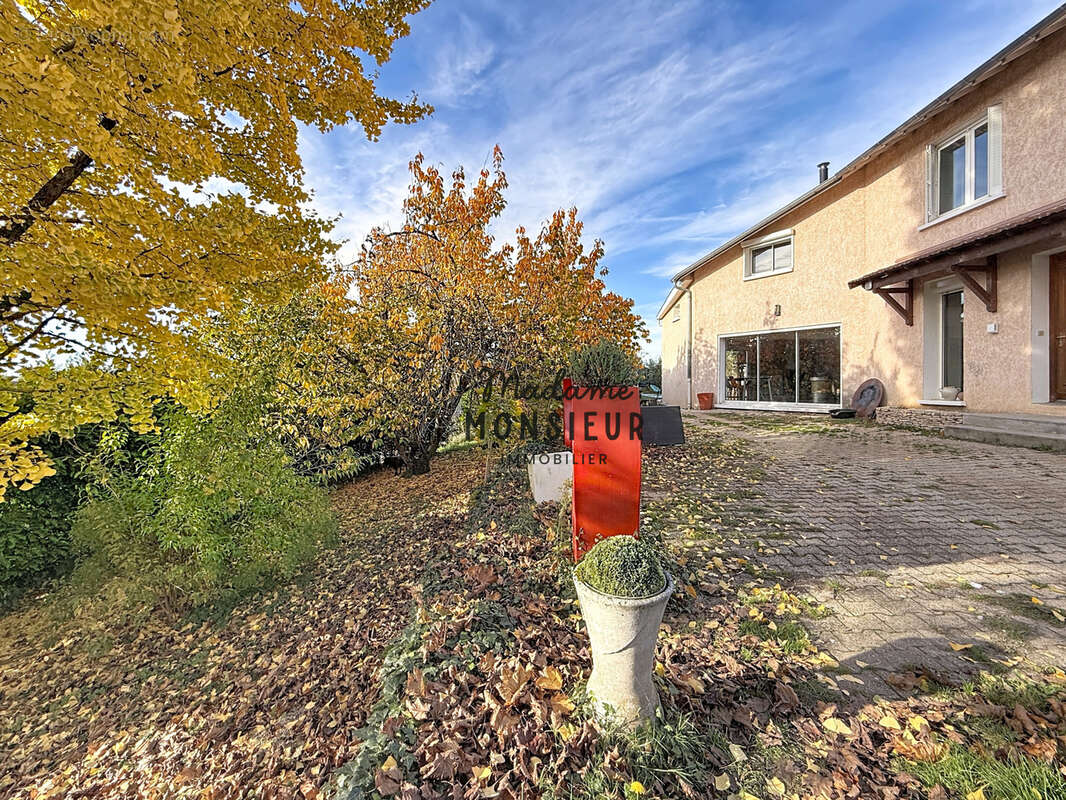 Maison à BOURGOIN-JALLIEU