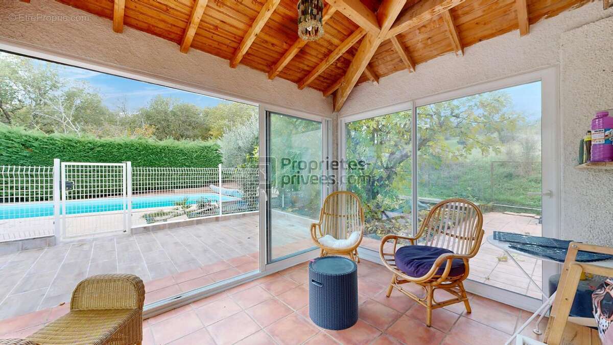 Maison MONTJOIRE 9 pièce(s) 260 m2 avec Piscine - photo 4