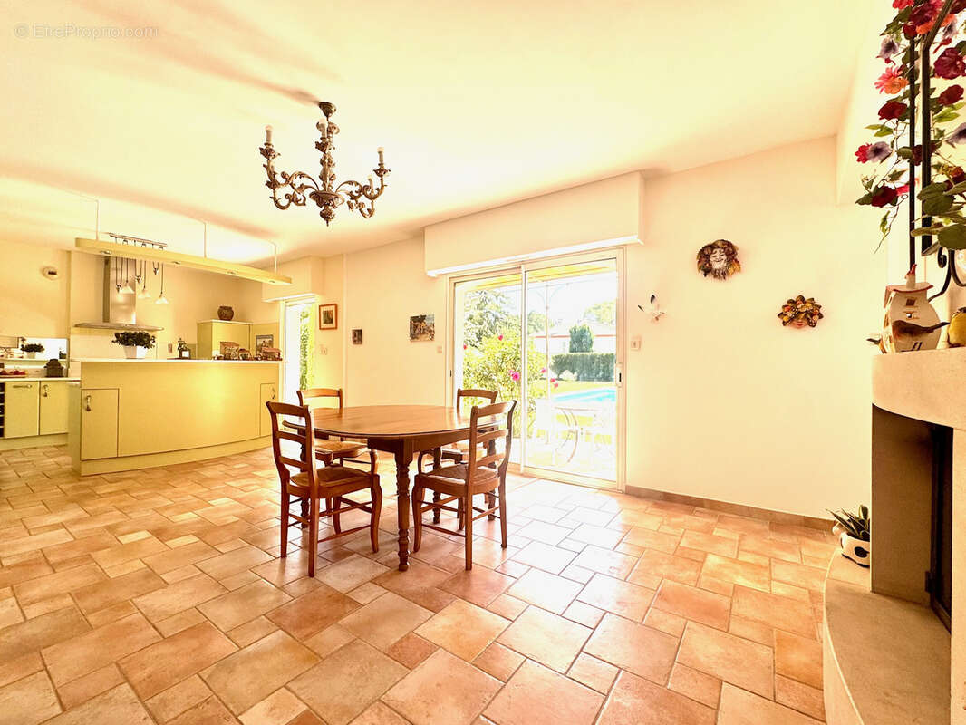 Maison à VALREAS