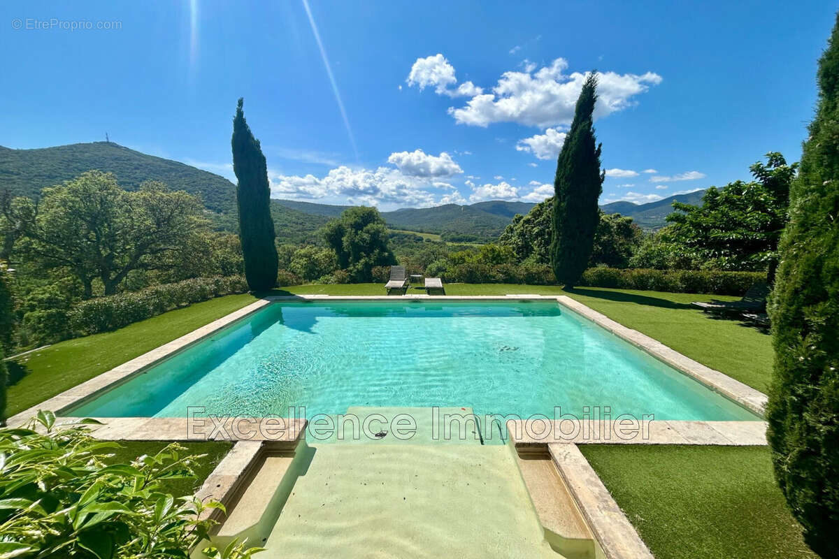 Maison à PLAN-DE-LA-TOUR