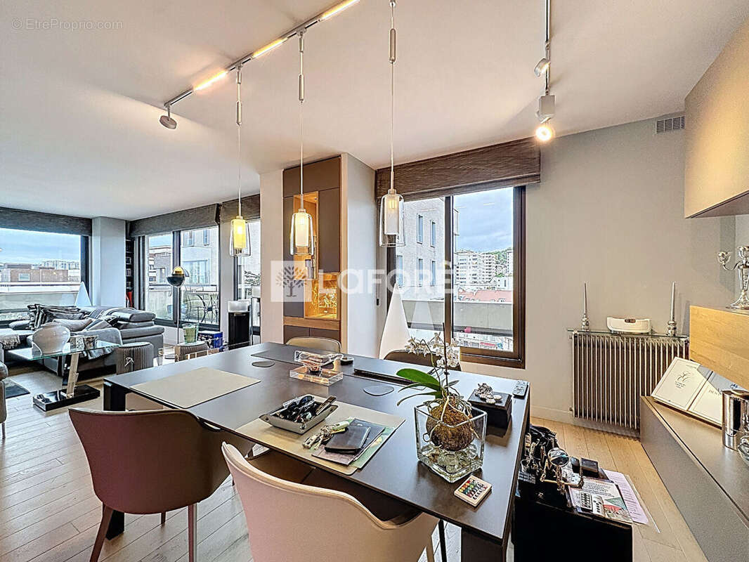 Appartement à SURESNES