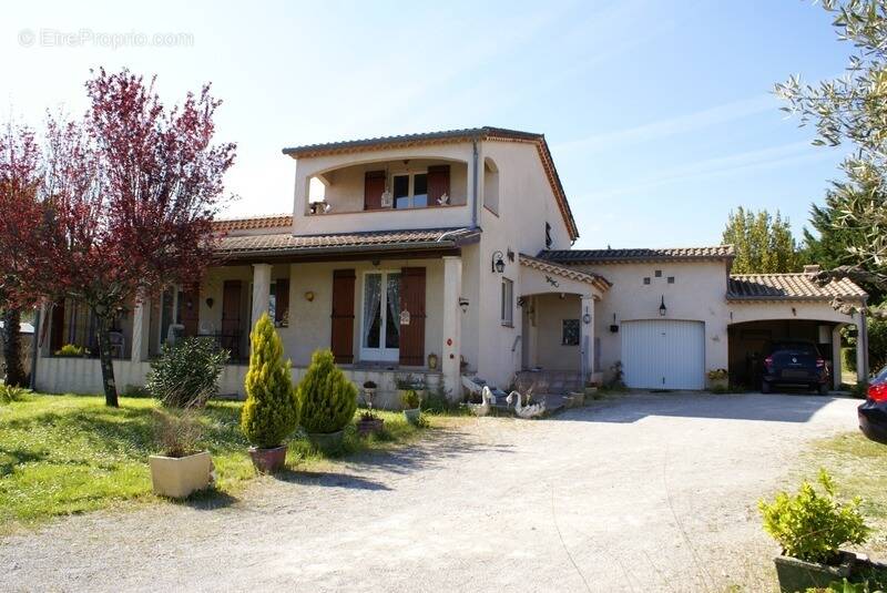 Maison à SAINT-JULIEN-LES-ROSIERS