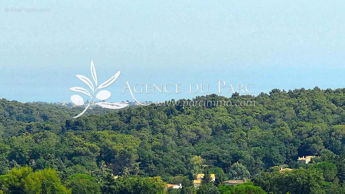 Maison à TOURRETTES-SUR-LOUP