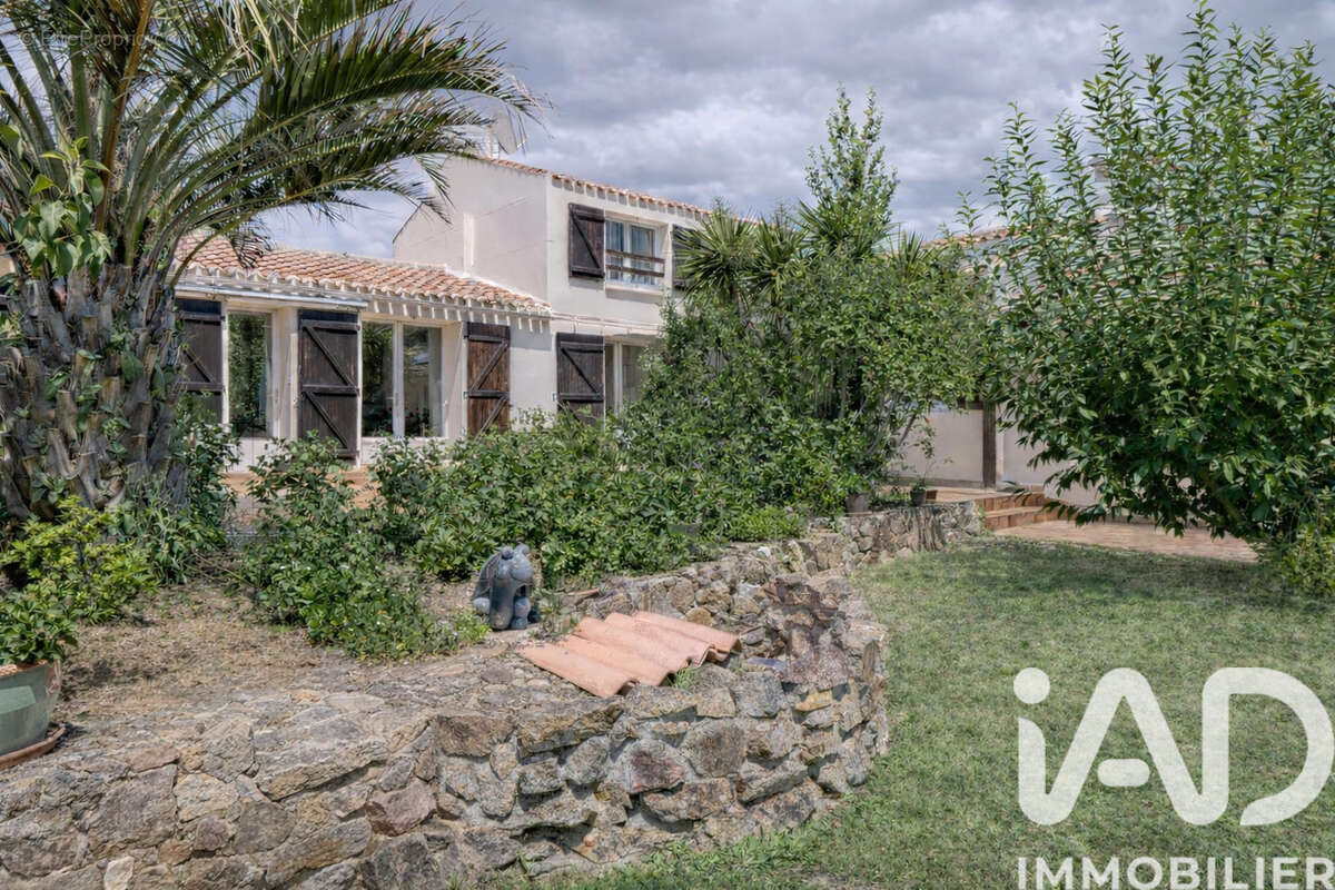 Maison 231 m² à Vaire  - photo 6
