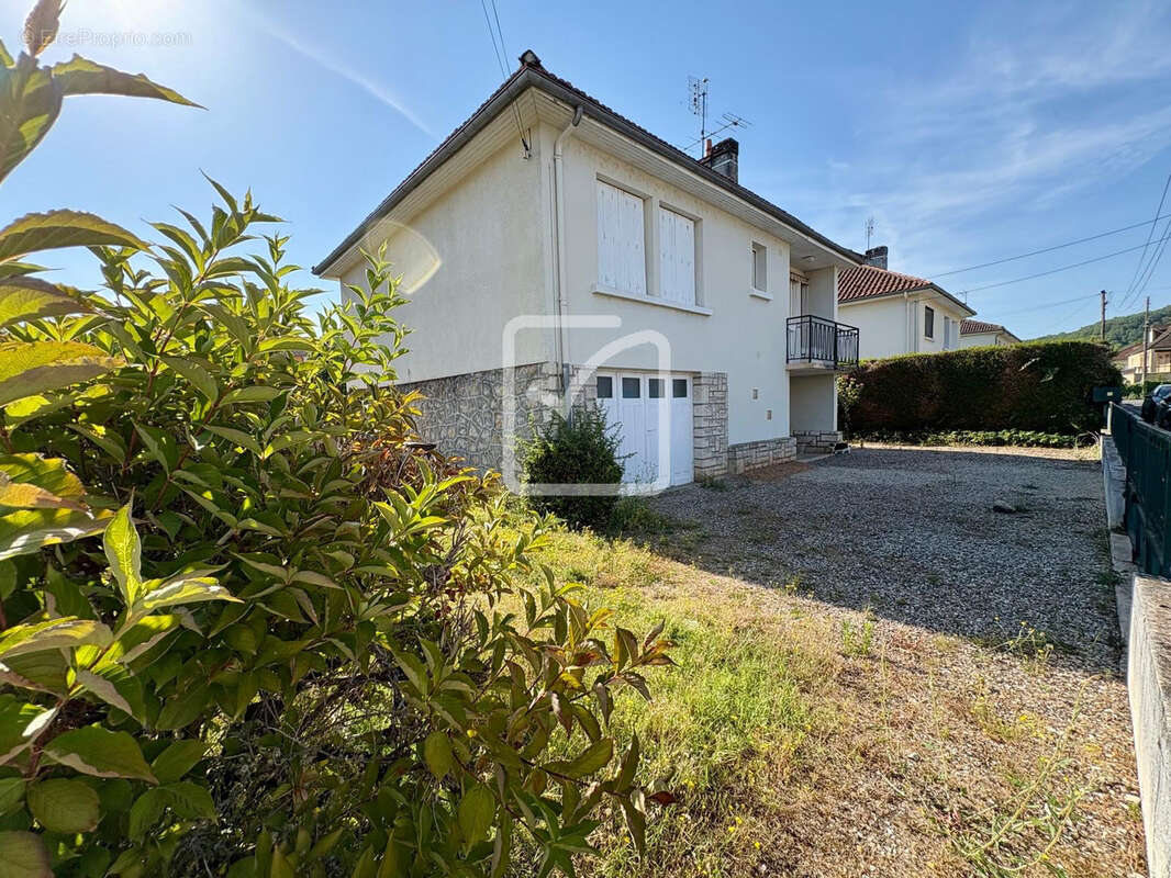Maison à TERRASSON-LAVILLEDIEU