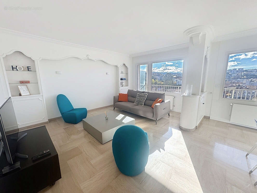 Appartement à SAINT-ETIENNE