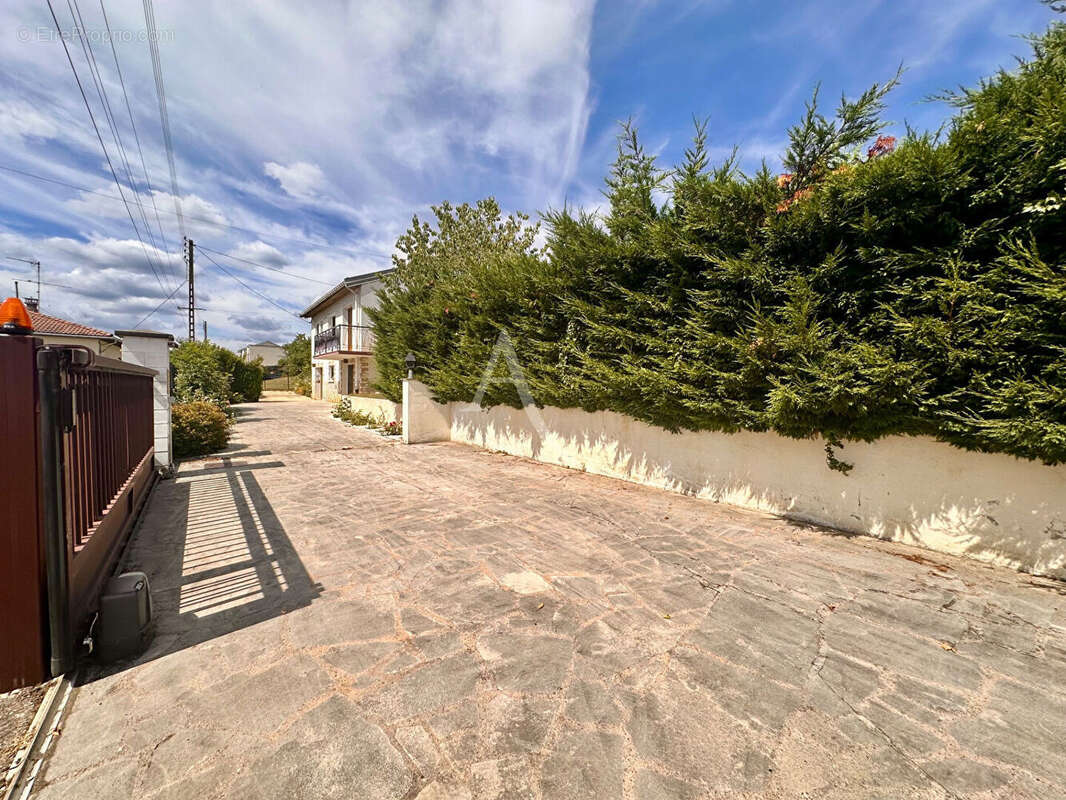 A VENDRE : Charmante maison d'environ 120 m² sur la commune de Champigneulles - photo 2