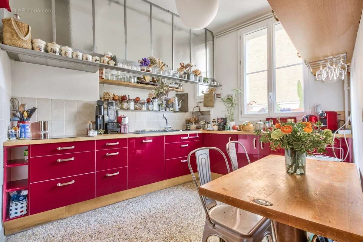 Appartement à COURBEVOIE
