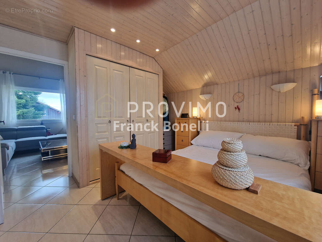 Maison à SAINT-JULIEN-EN-GENEVOIS