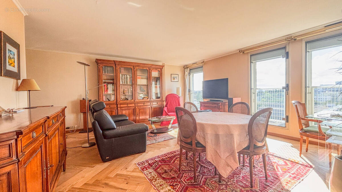 Appartement à NANTERRE