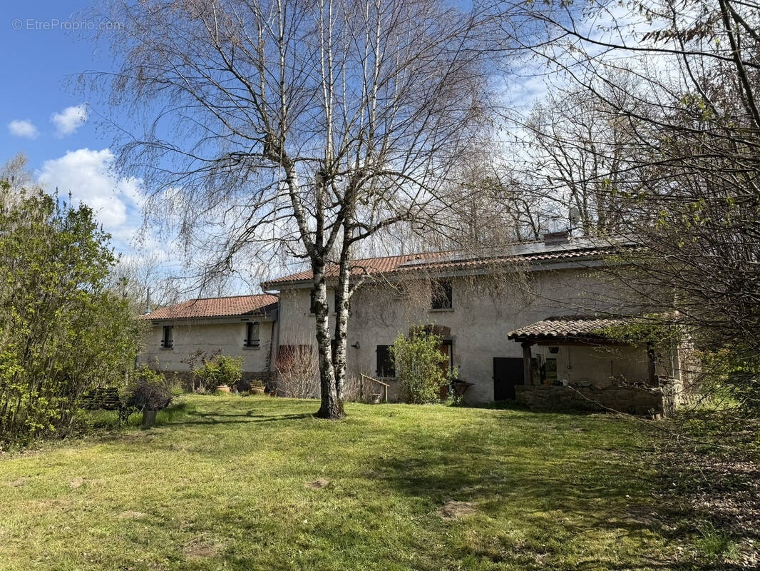 Maison à AUGEROLLES