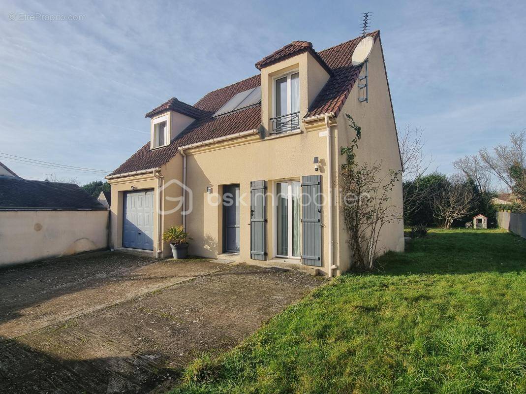 Maison à CHATENAY-SUR-SEINE