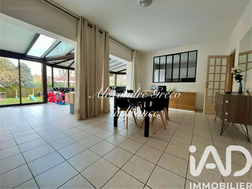 Maison 190 m² à Taverny  - photo 2