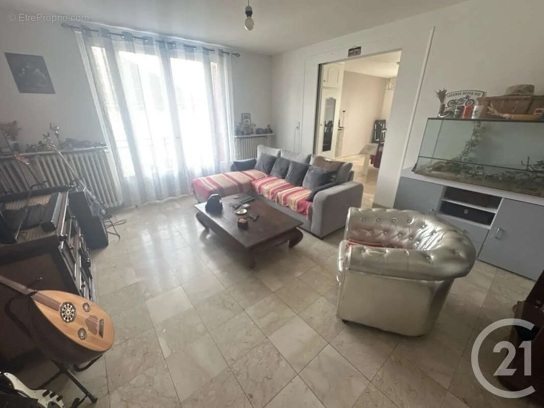 Maison à PARON