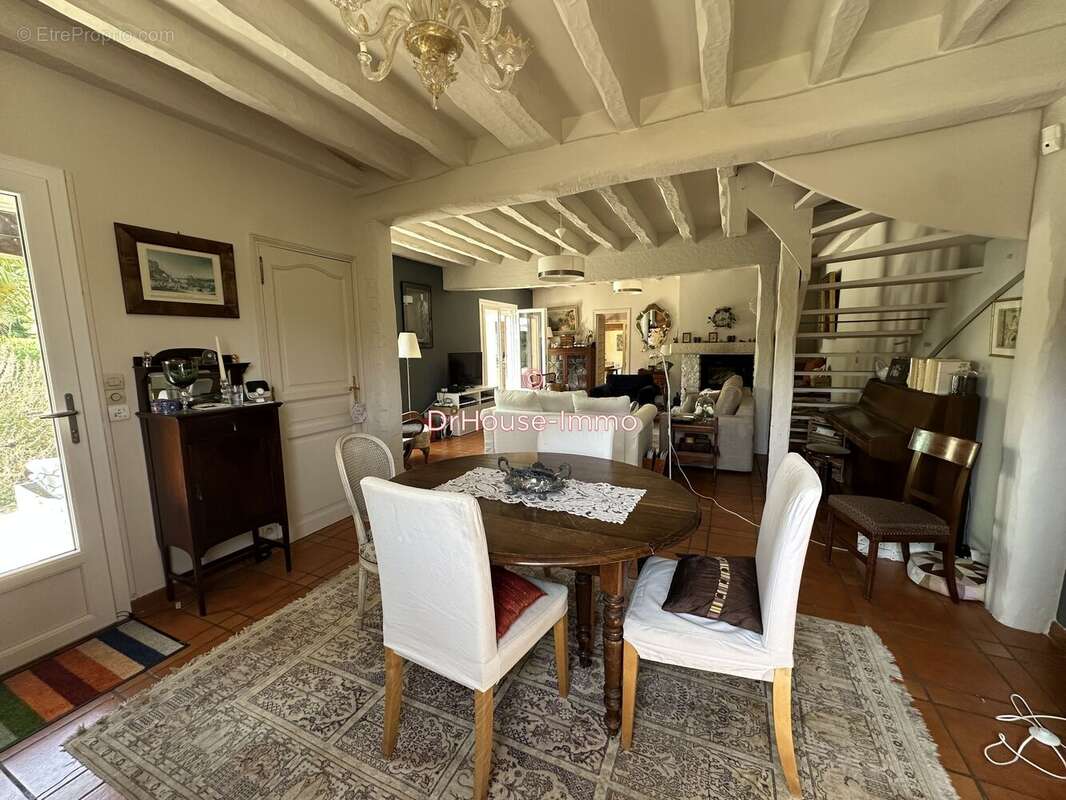 Maison à GILLES