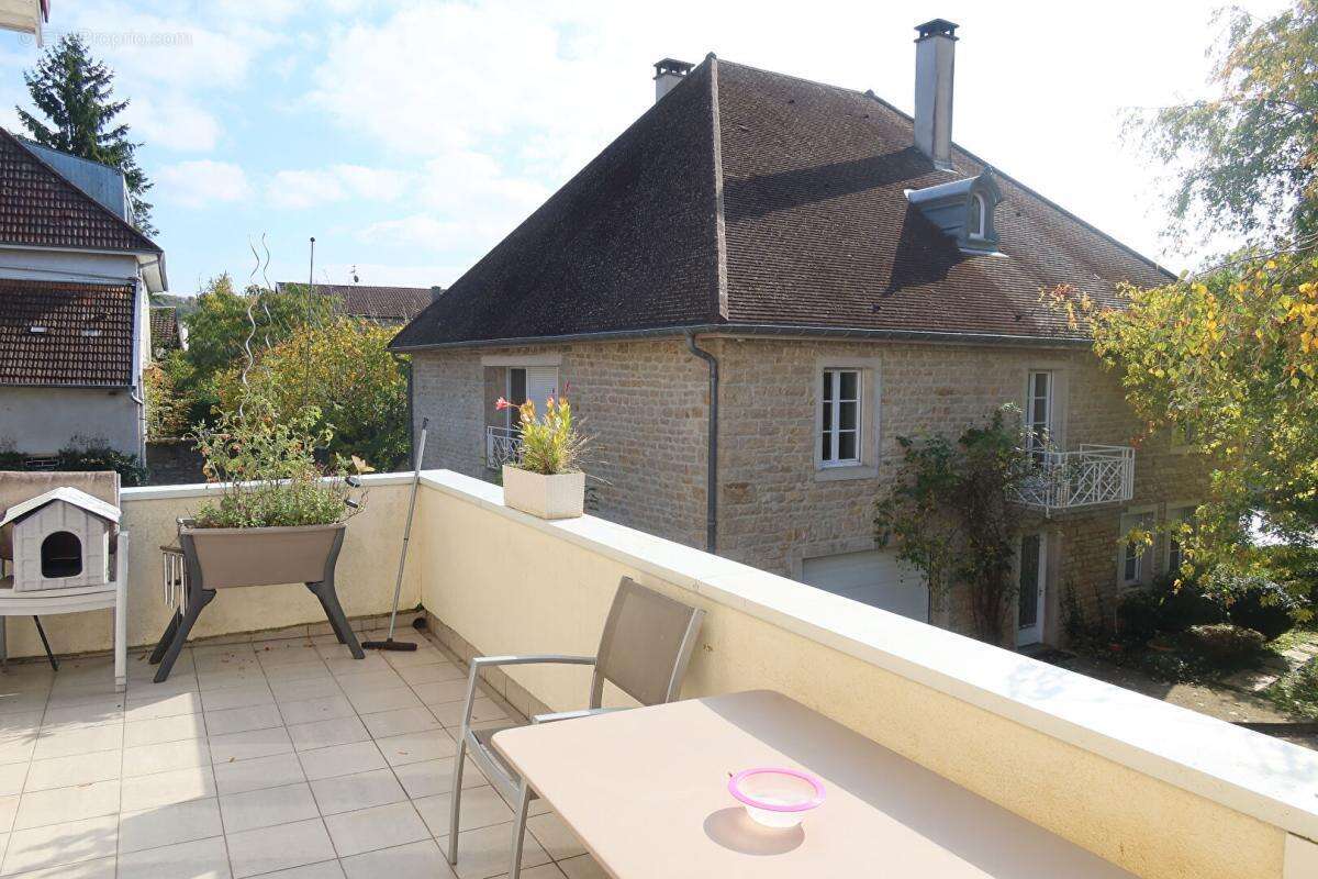 Appartement à ECOLE-VALENTIN