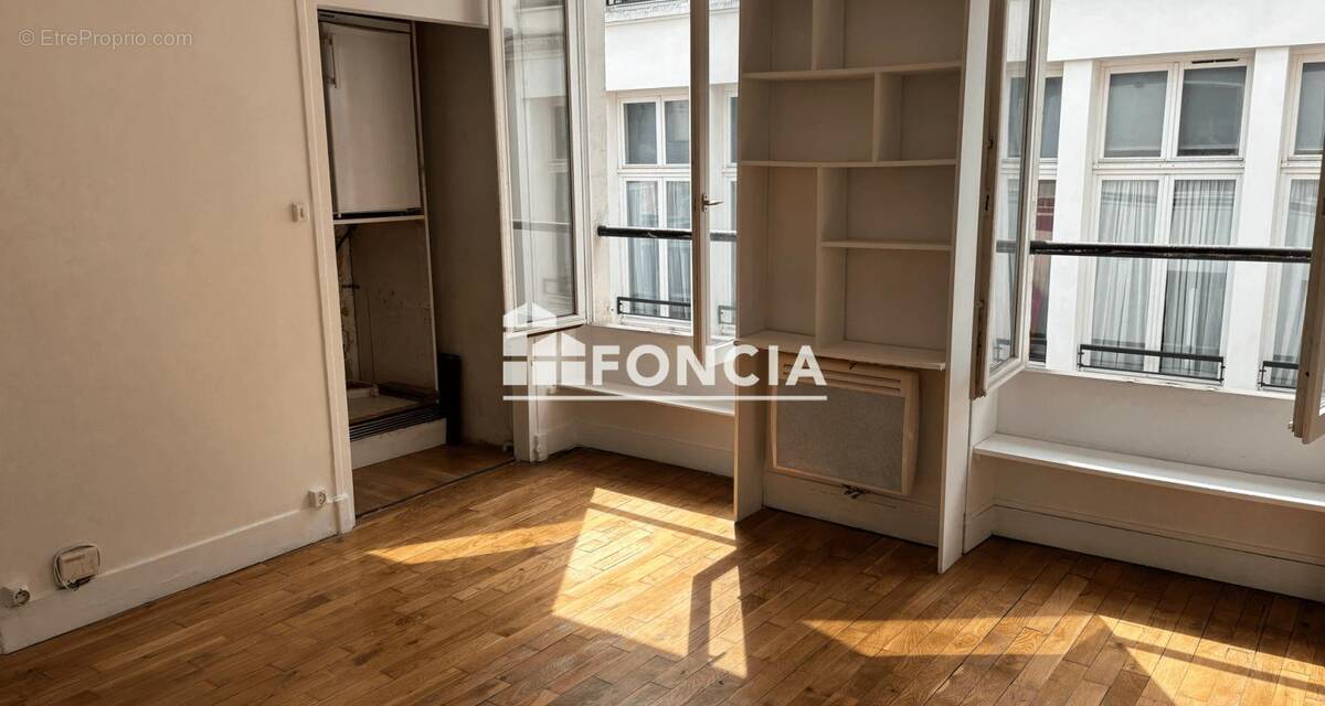 Appartement à PARIS-7E