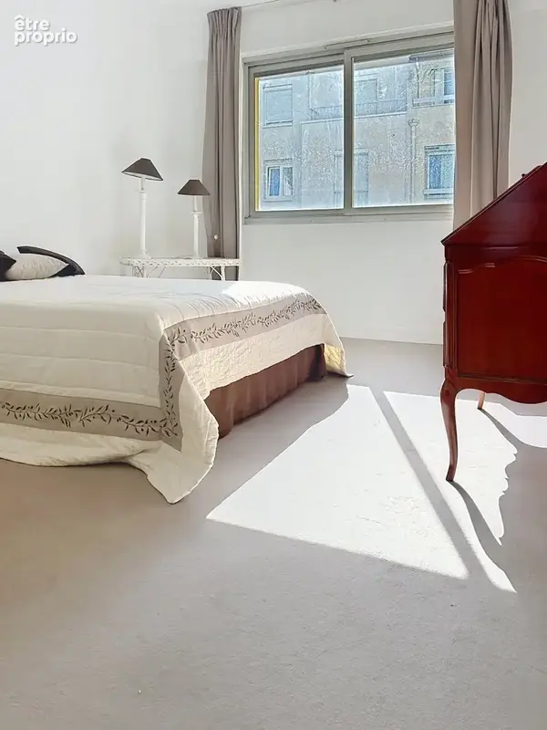 Appartement traversant de 137 m2 ascenseur, balcon terrasse, cave et box - photo 10