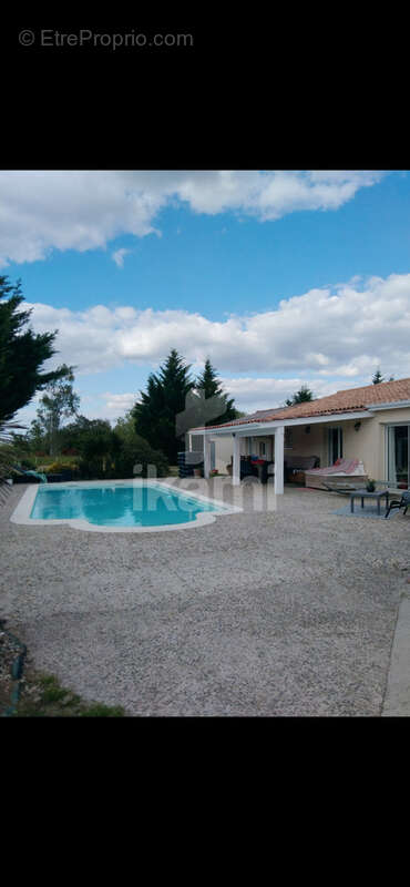 Maison à SAINT-PIERRE-DE-MONS