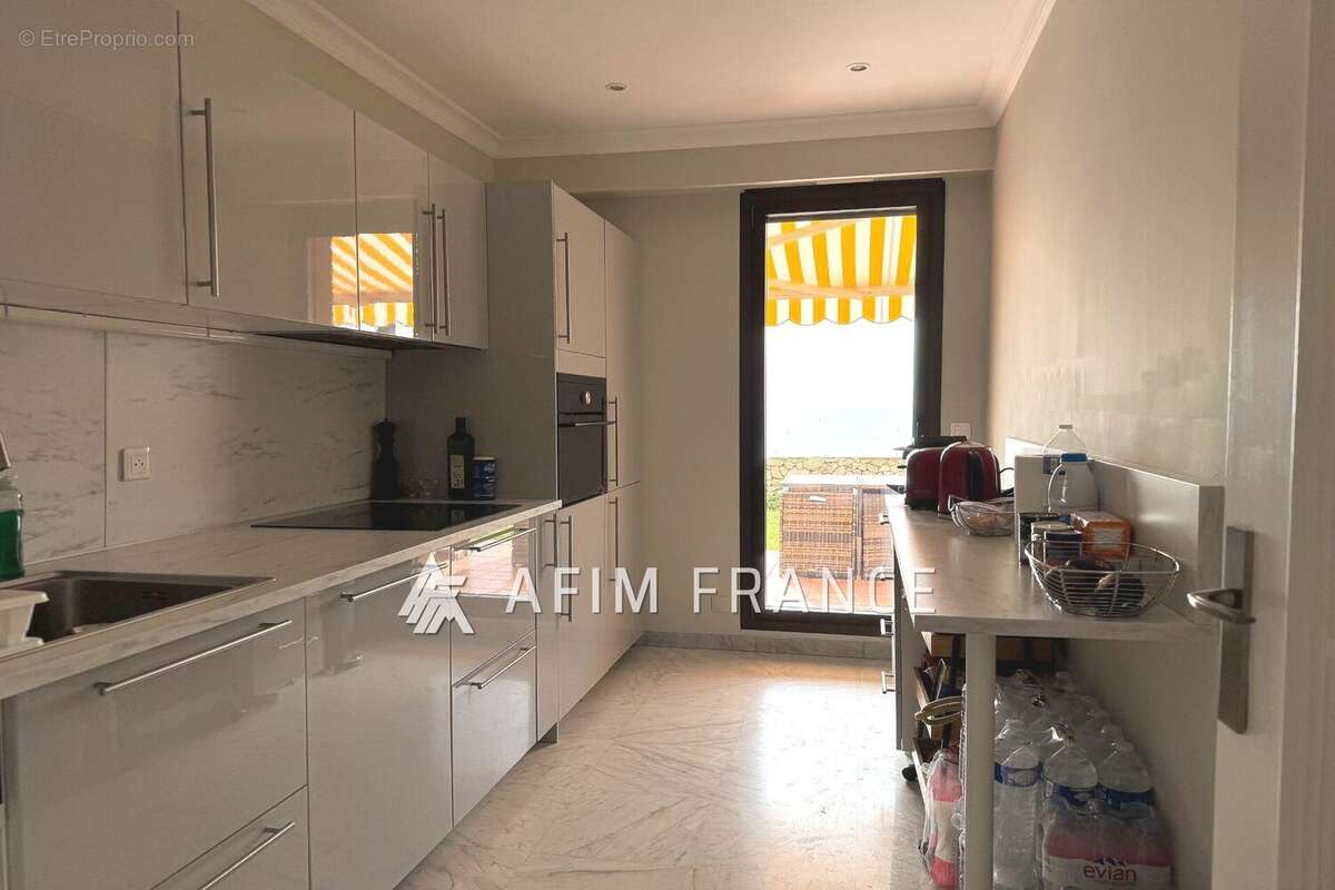 Appartement à ROQUEBRUNE-CAP-MARTIN