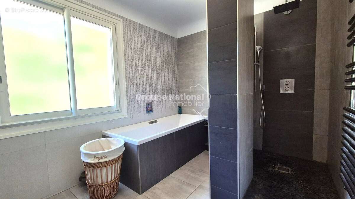 Carpentras - propriete de 190 m² habitable sur 4009 m² de terrain - photo 8