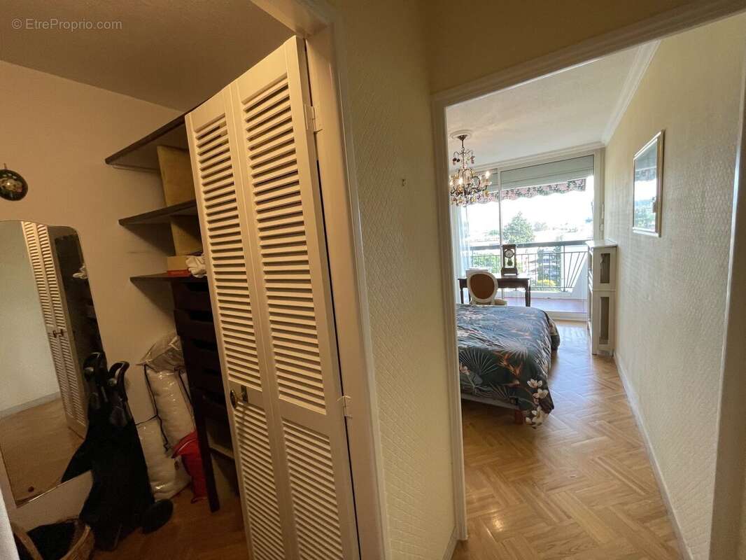 Appartement à MANDELIEU-LA-NAPOULE