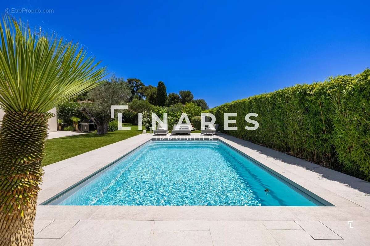 LIGNES D'EXCEPTION - Villa Plain Pied T5 de 172m2 - Piscine sel chauffée -  Terrain 1400m2 - 13011 Marseille - photo 22