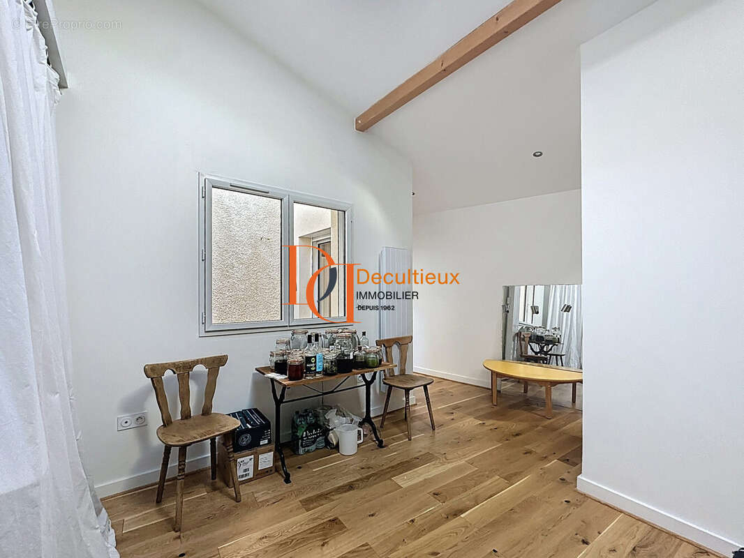 Maison à SAINT-GENIS-LES-OLLIERES