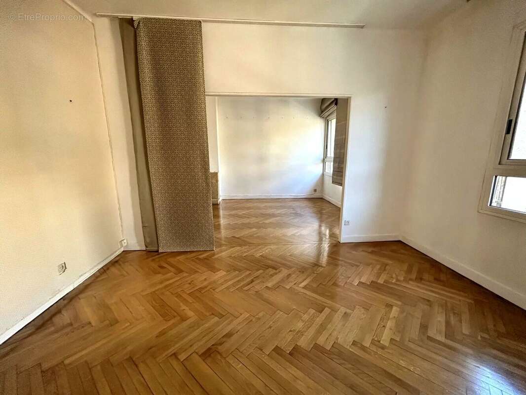 Appartement à MARSEILLE-8E