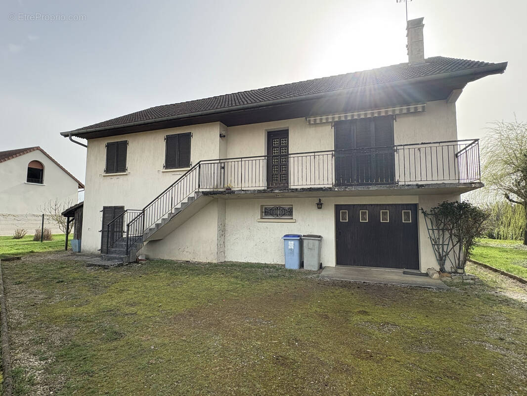 Maison à RUFFEY-SUR-SEILLE