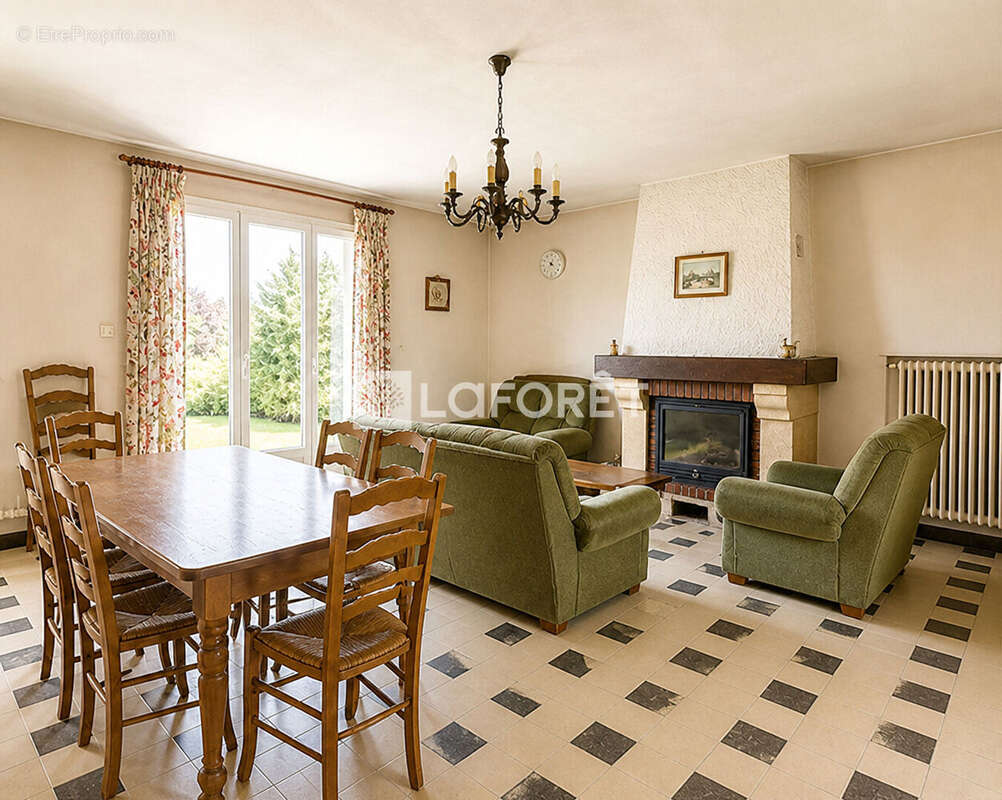 Maison à FLEURIEUX-SUR-L'ARBRESLE