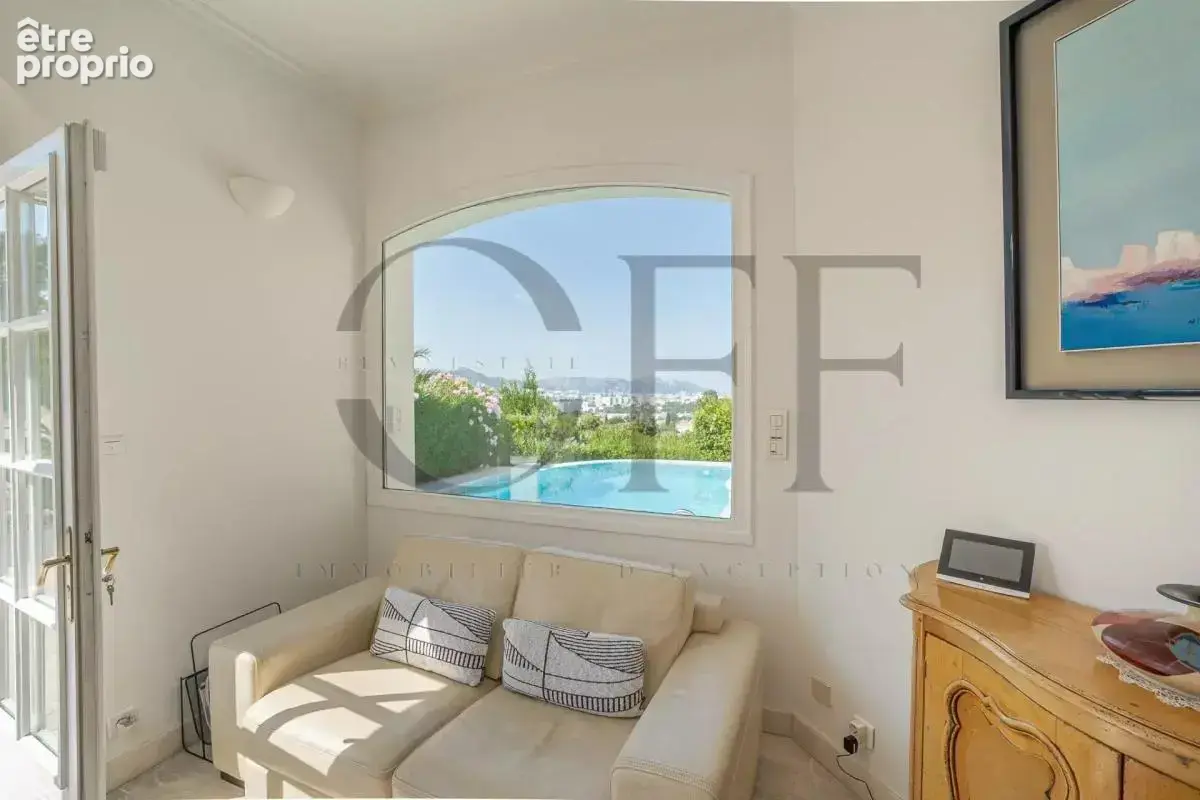 MARSEILLE 12ᵉ Vue mer • Domaine privé • Villa d'exception • Piscine • 220 m² - photo 5