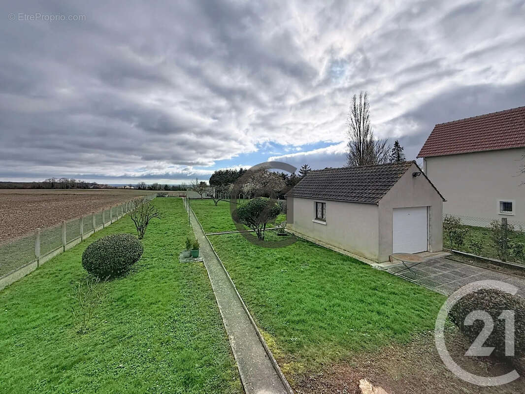 Maison à SAINT-LOUP-DE-NAUD