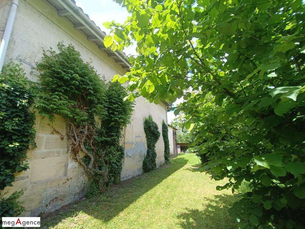 Maison à QUINSAC