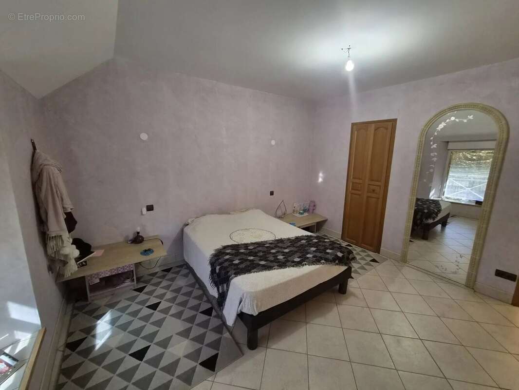 Fermette entierement renovee de 190 m2 sur un terrain de 5200 m2 avec piscine - photo 6