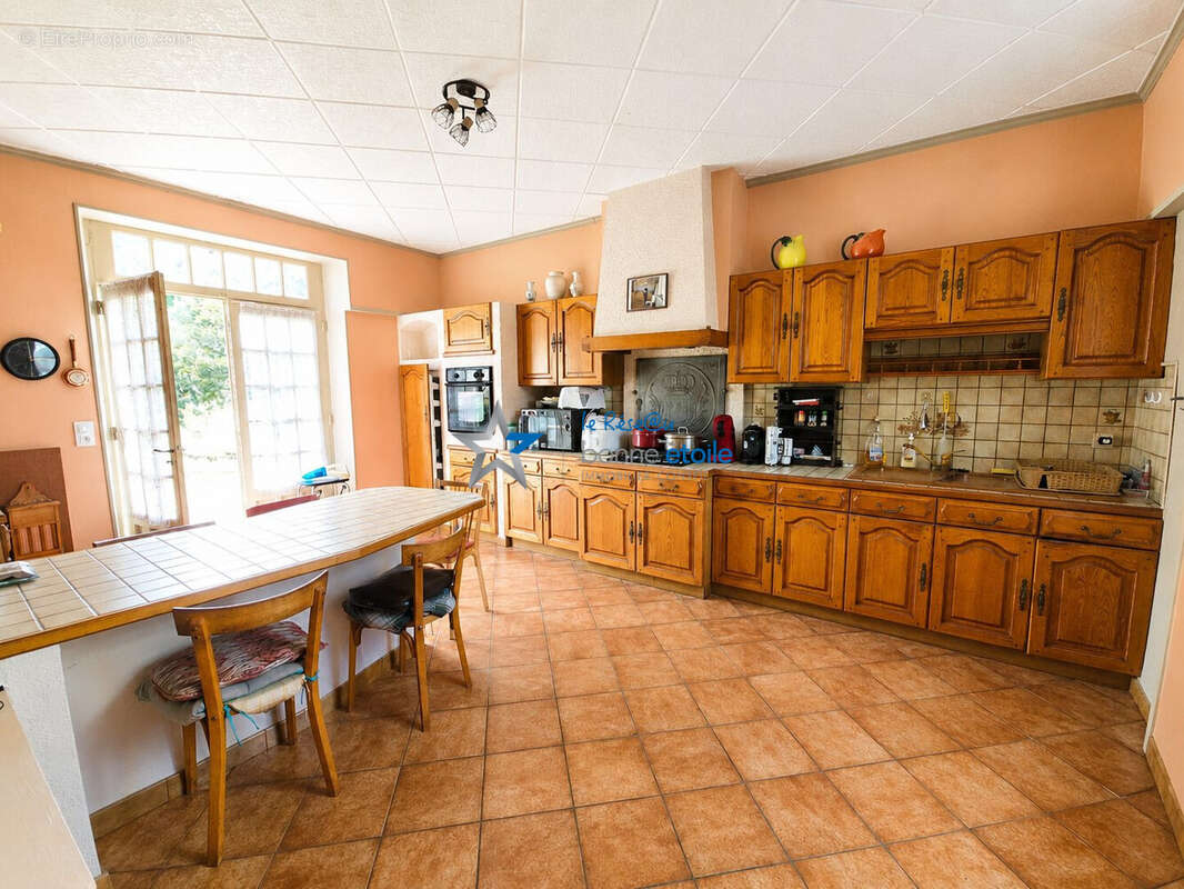 Maison à DOULEVANT-LE-CHATEAU