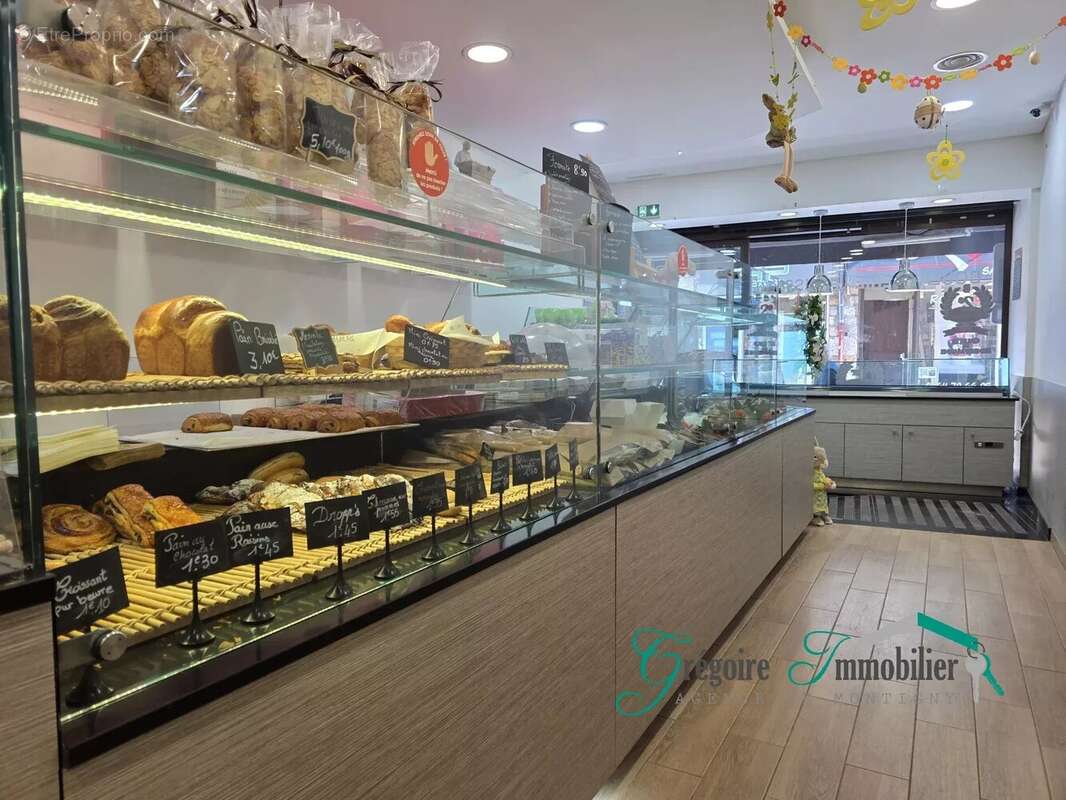 Commerce à FONTAINEBLEAU