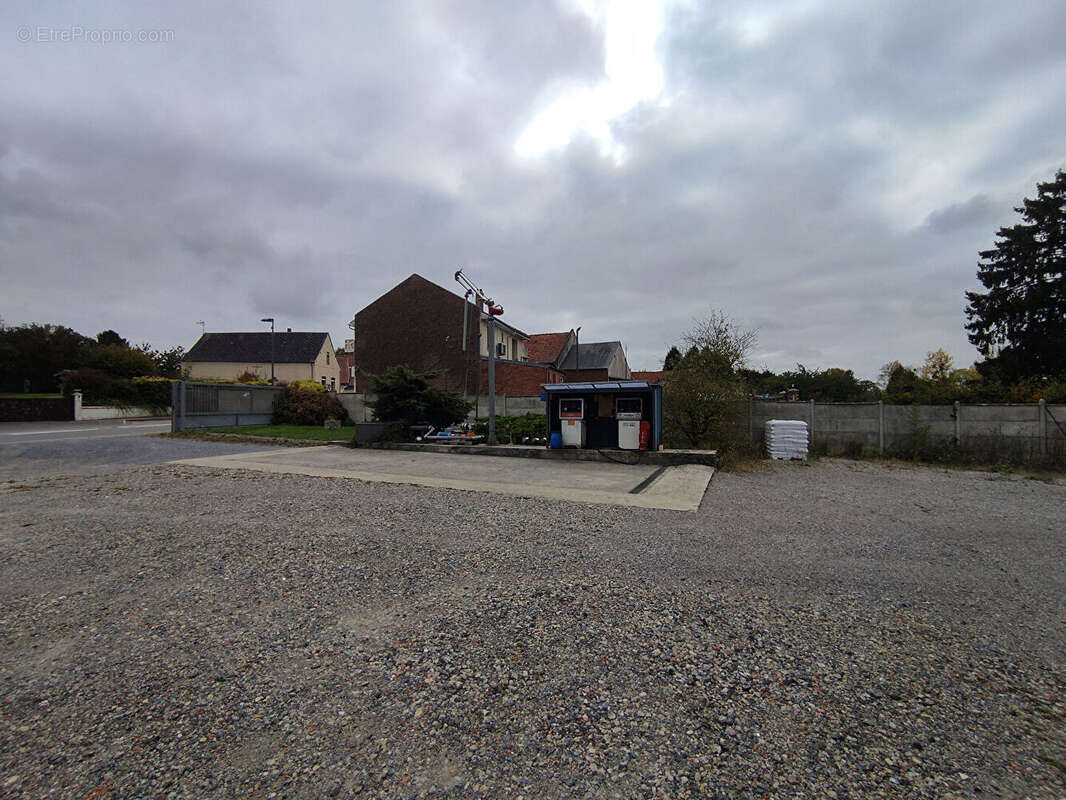 Commerce à SEBONCOURT