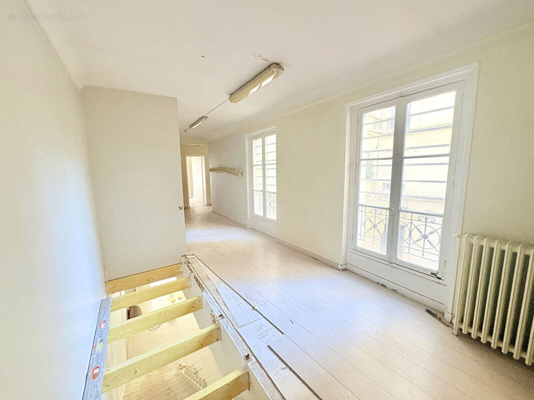 Appartement à PARIS-14E