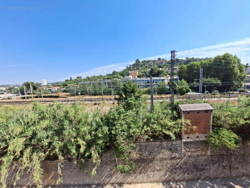  DUPLEX 70 m² – Seulement 110 000 € – Une opportunité rare à Marseille 11e (Saint-Marcel) - photo 12