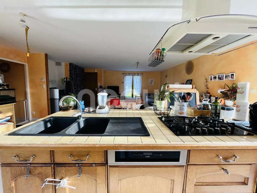 Maison à SAINT-AGOULIN