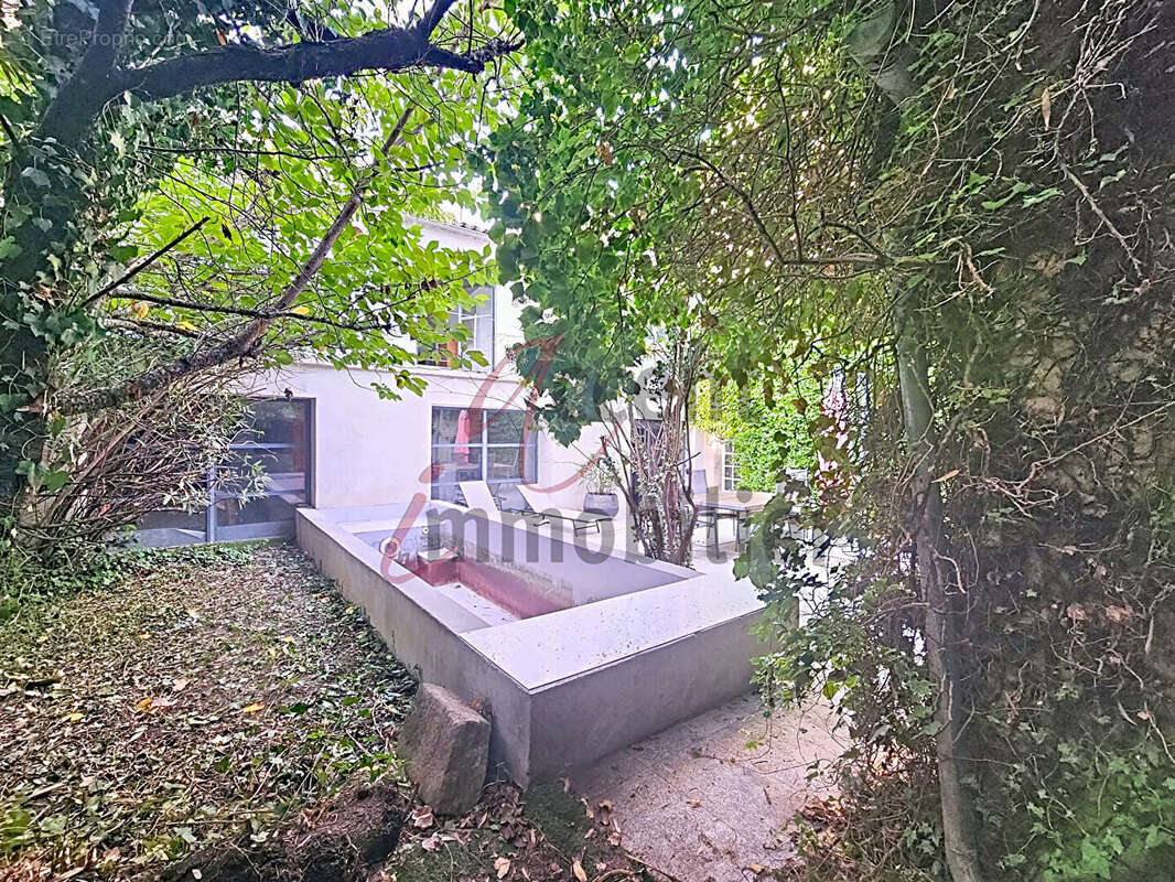 Maison à L&#039;ISLE-SUR-LA-SORGUE